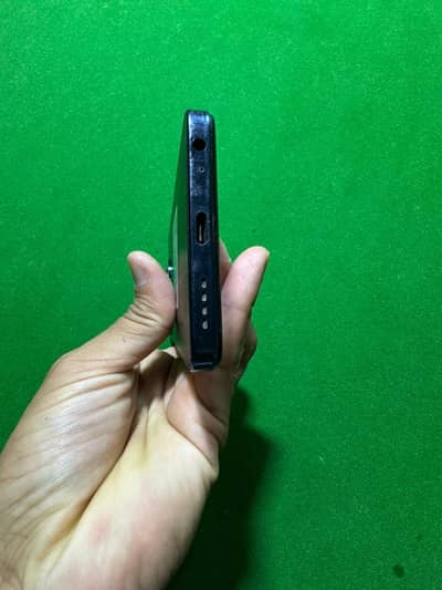 Infinix hot 40i 8+5gb + 256GB with original box and charger