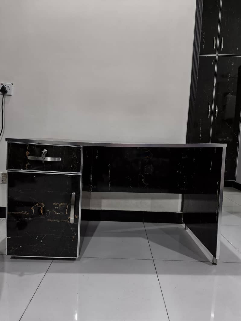 Study / Computer Table 0