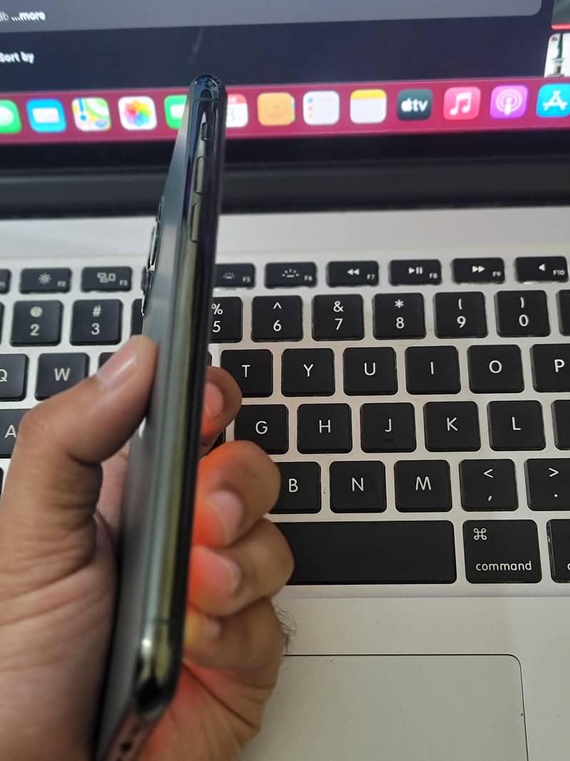 IPHONE 11PRO MAX 2