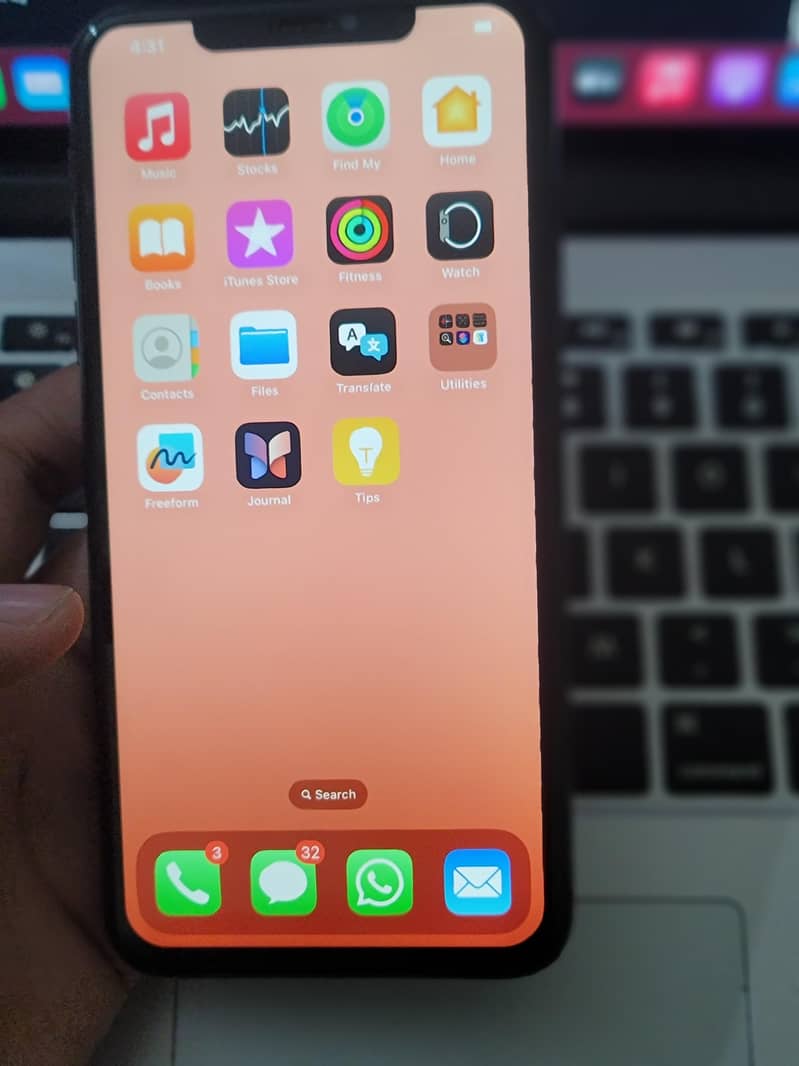 IPHONE 11PRO MAX 4