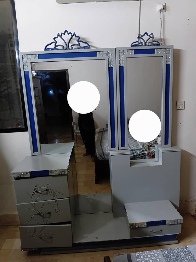 Dressing Table 0