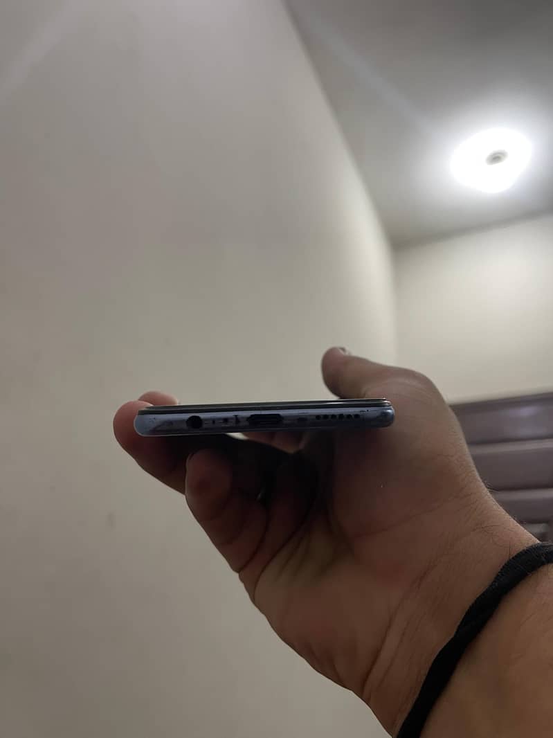 Vivo v21e 7