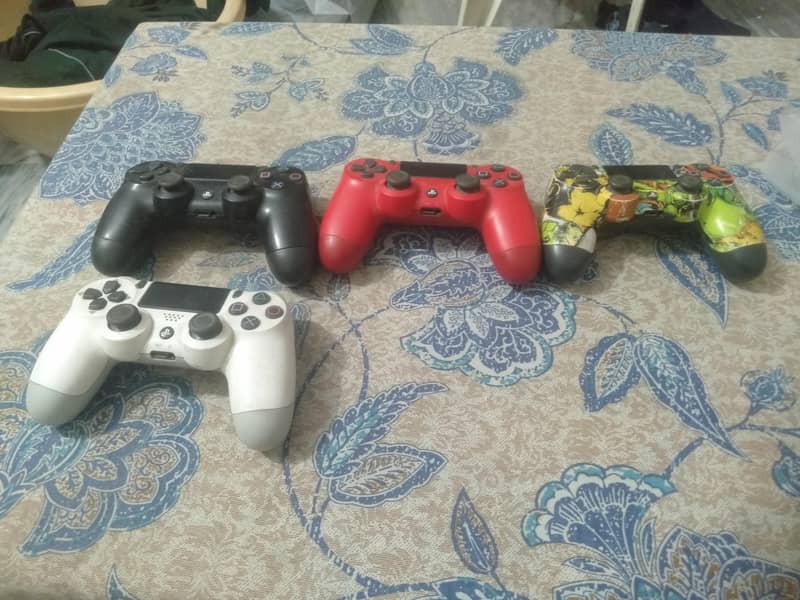 PS4 Wireless controller original and Copy 3