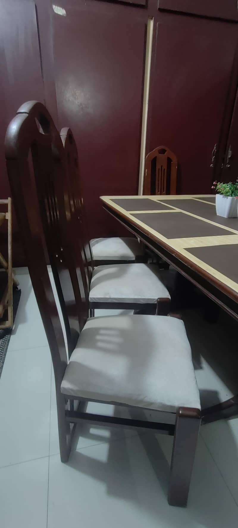 8 seater Dining Table 4