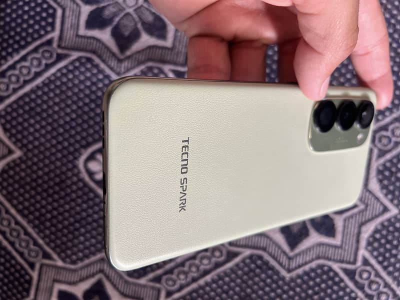 Techno spark 40 pro plus 7