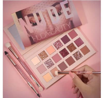 Eye Shadow Palette/ Makeup for sale /Huda Beauty/ Eyes
