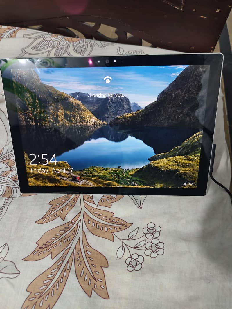 surface pro 5  tablet 0