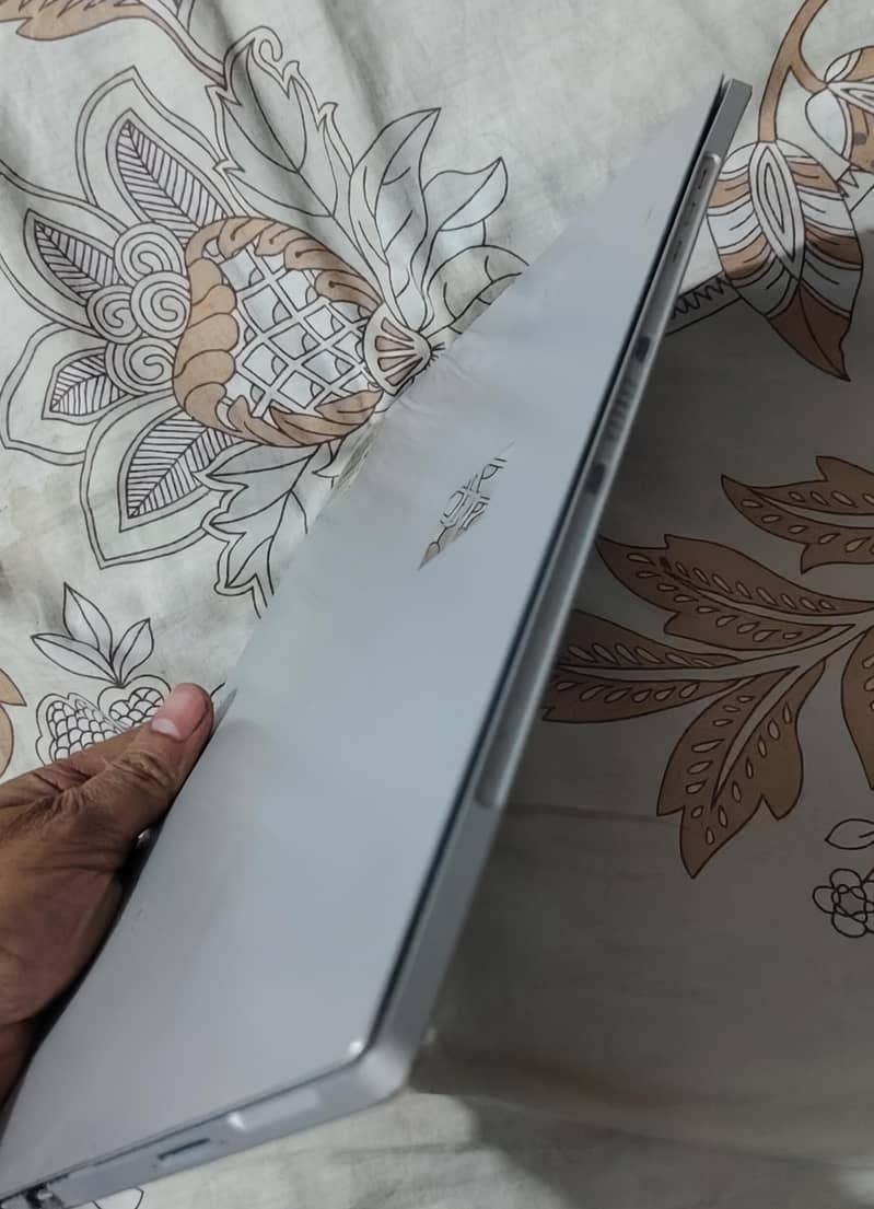 surface pro 5  tablet 9