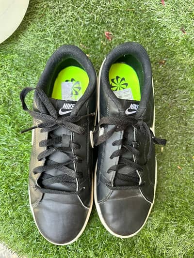 “Nike Court Royale Black – UK 7.5 – Original – Excellent Condition”