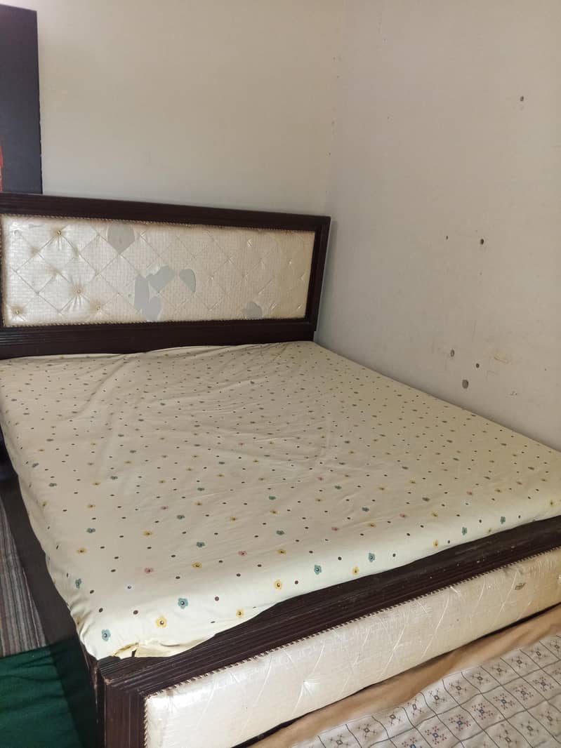 Bed King Size 1