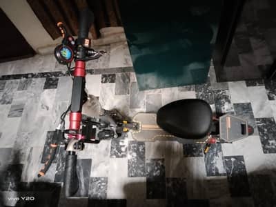KUGOO ELECTRIC SCOOTER
