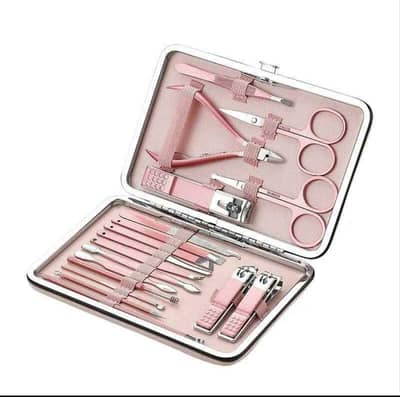 18 Pc Stainless Steel Manicure Pedicure Set