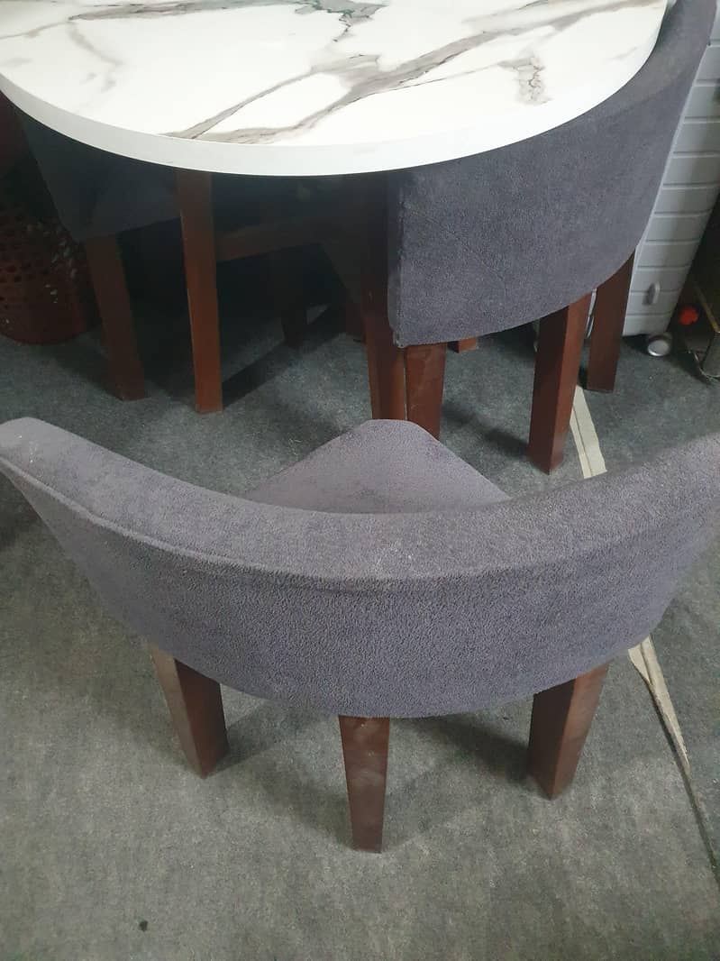 Dinning table Unique 2