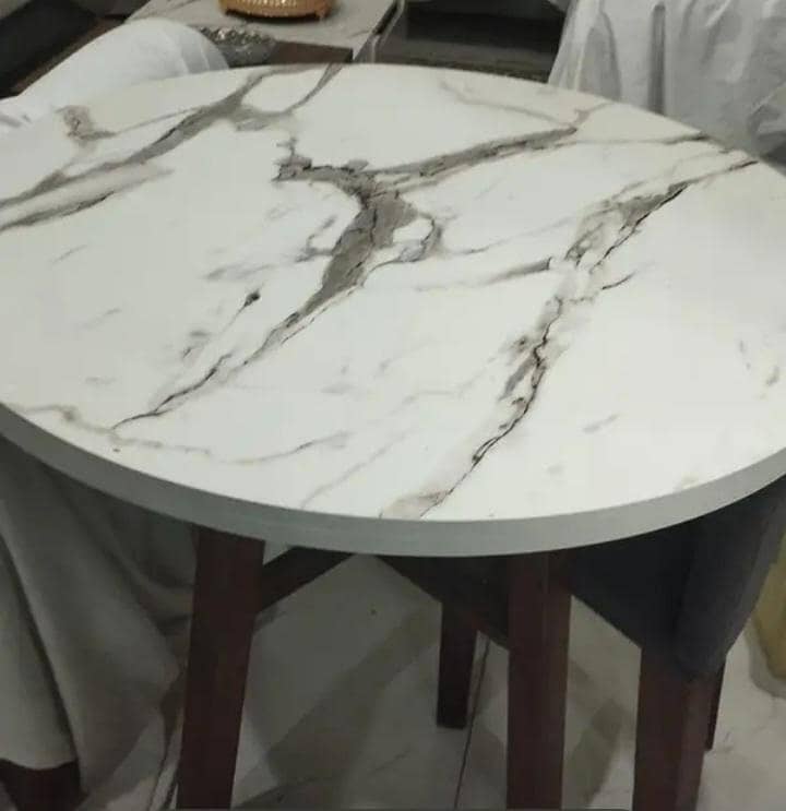 Dinning table Unique 4