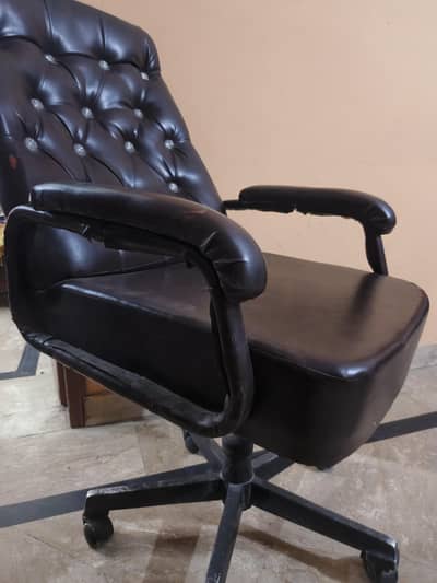 comfort Executive Office Chair For Urgent Sale