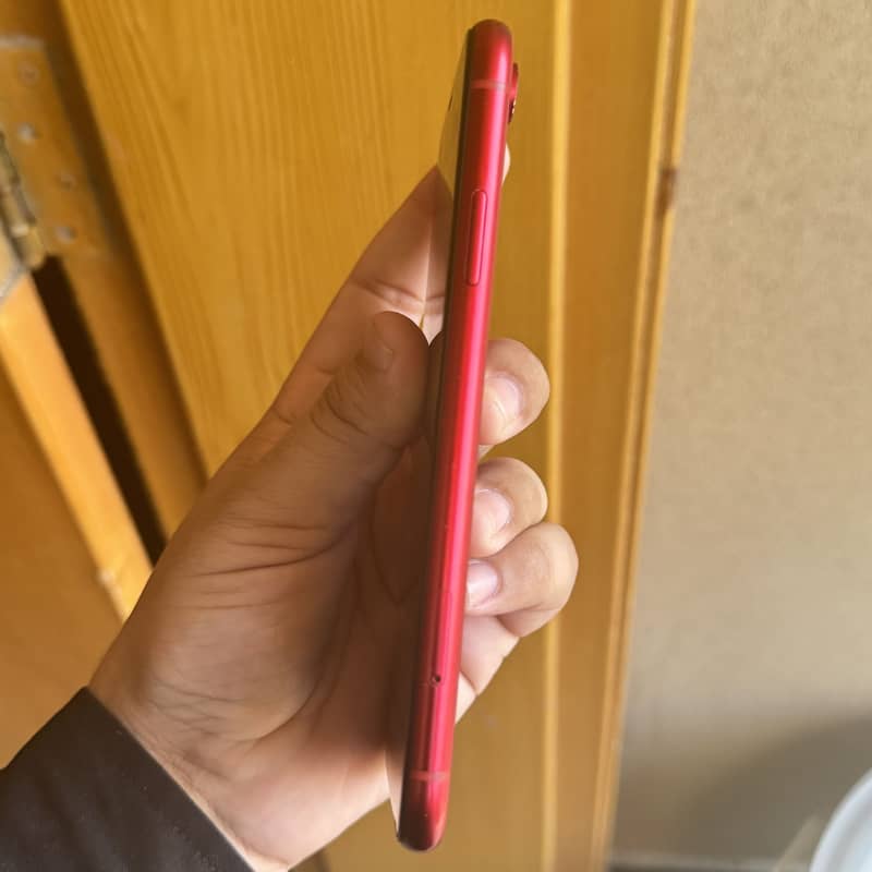 iPhone XR 0