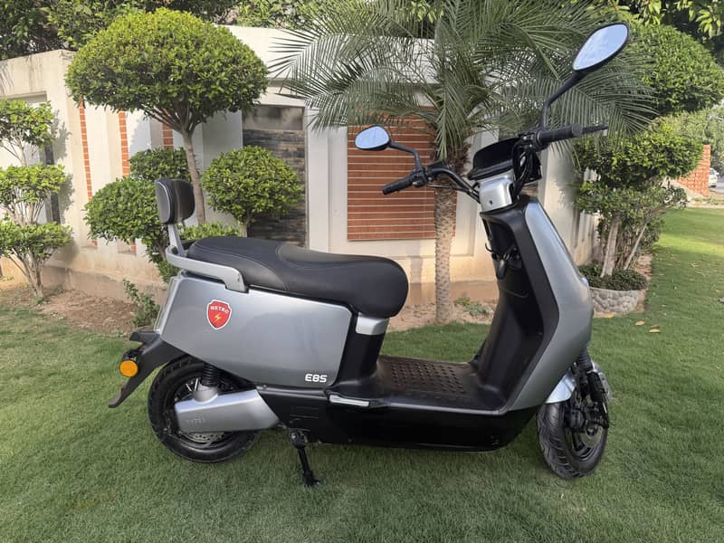 metro scooty E8S 1