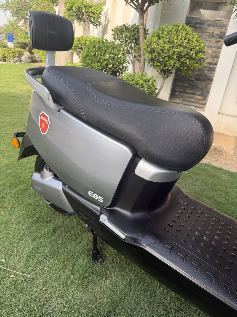 metro scooty E8S 5