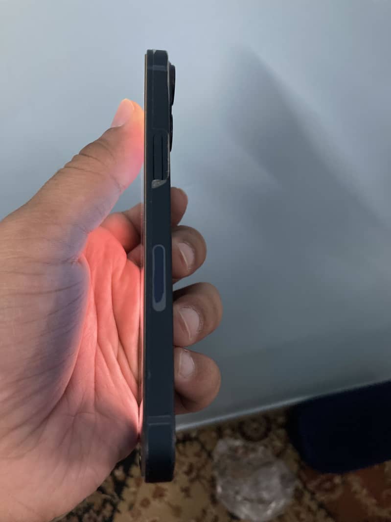 iPhone 13 2