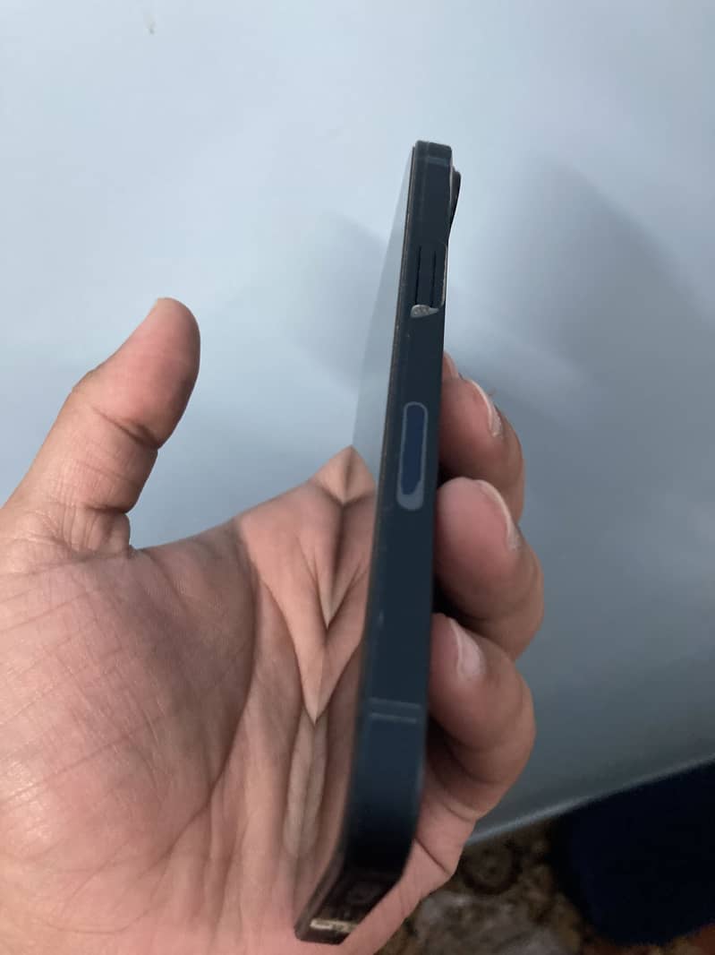 iPhone 13 3