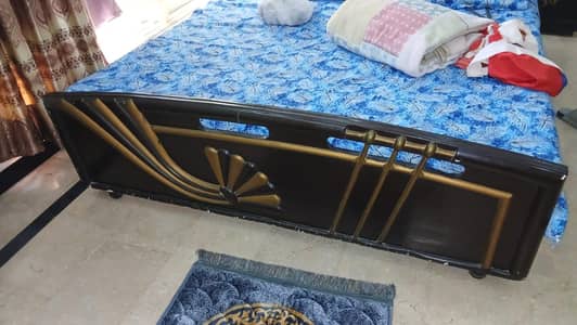 bed front and back only