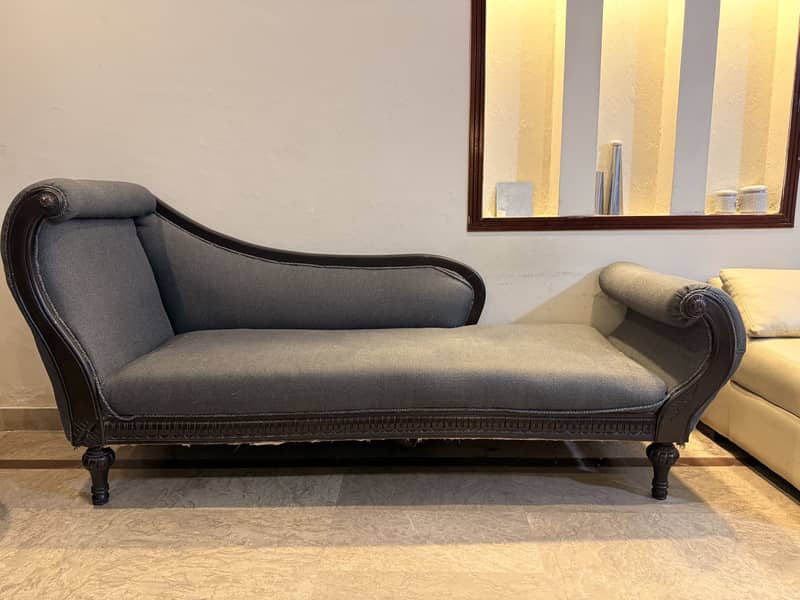 Dewan sofa 0
