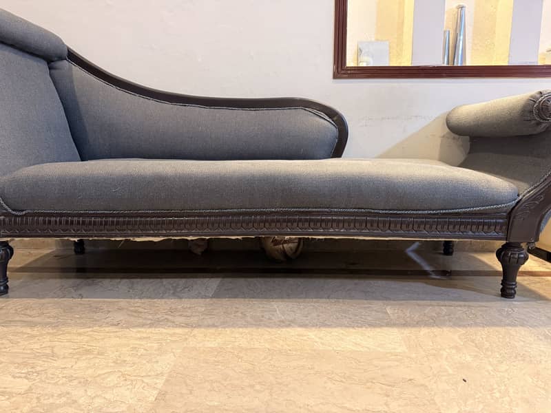 Dewan sofa 4