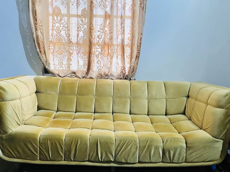 Sofa set hai 0
