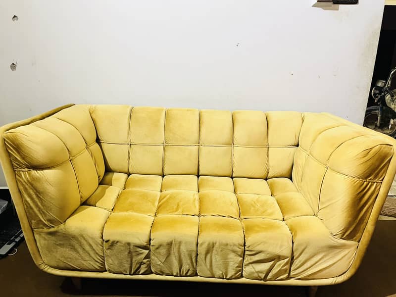 Sofa set hai 1