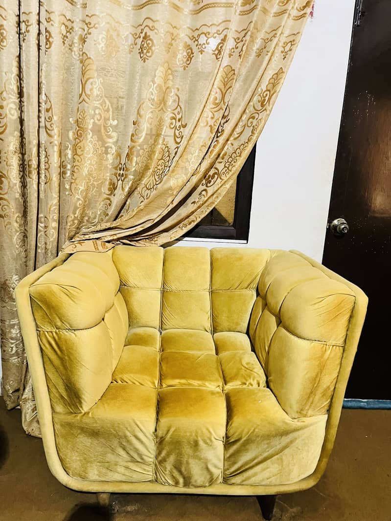 Sofa set hai 2