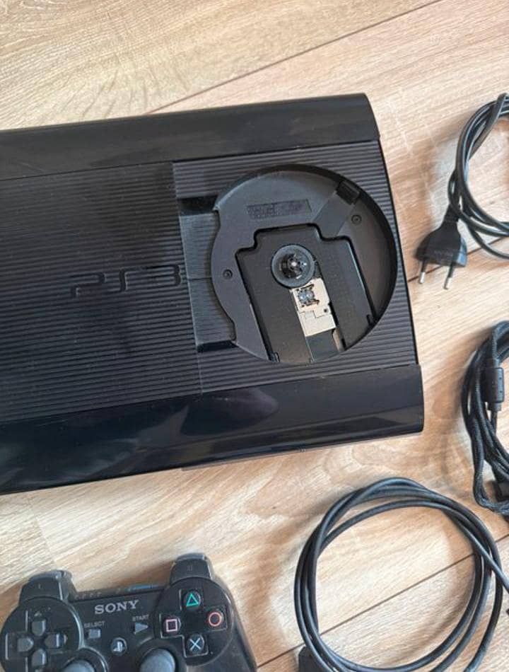 Ps3 Super Slim 1