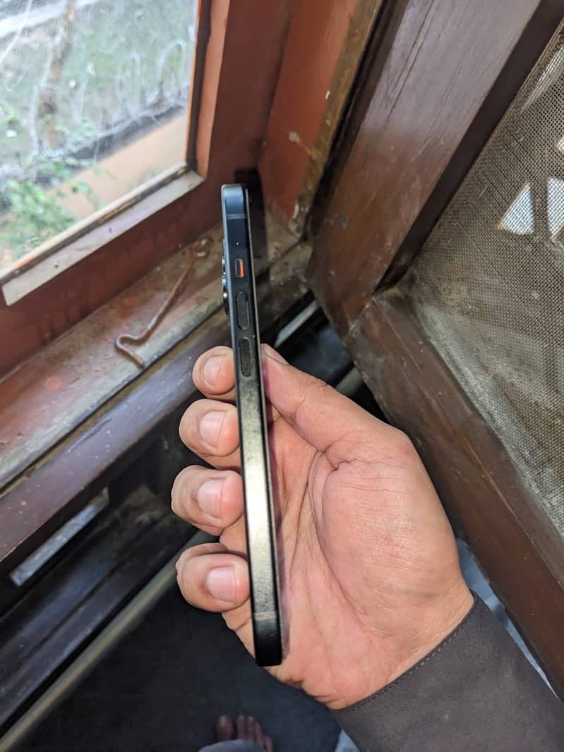 IPHONE 15 5