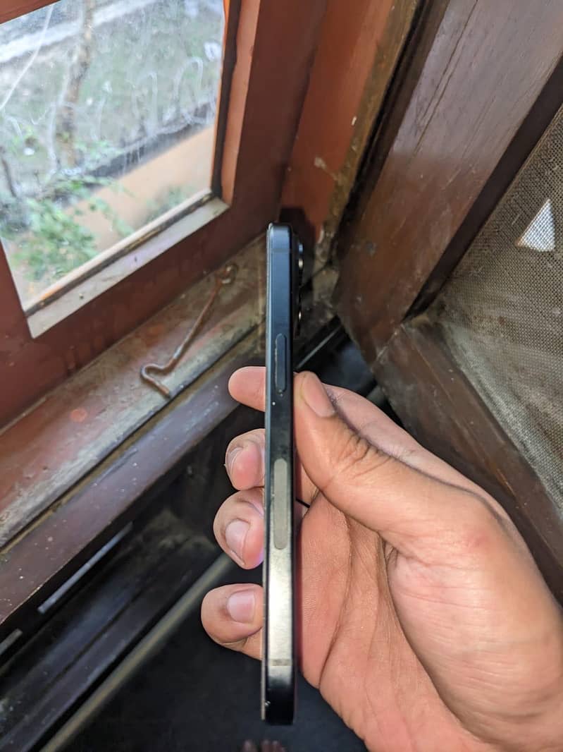 IPHONE 15 6
