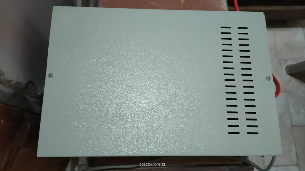 Simtek 24 volt UPS 1