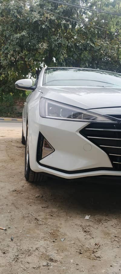 Elantra 2022