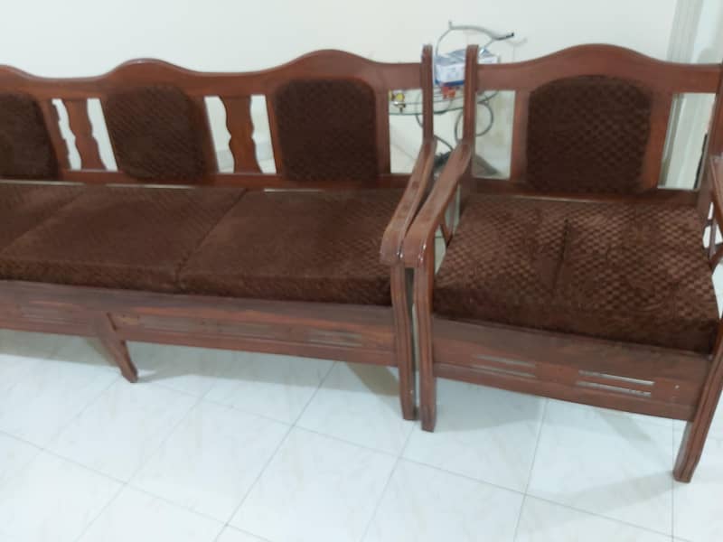 EXCELLENT CONDITION SOFA SET 1