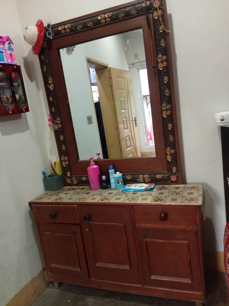 dressing table 1