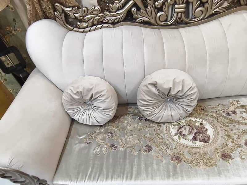 Off white sofa set 4