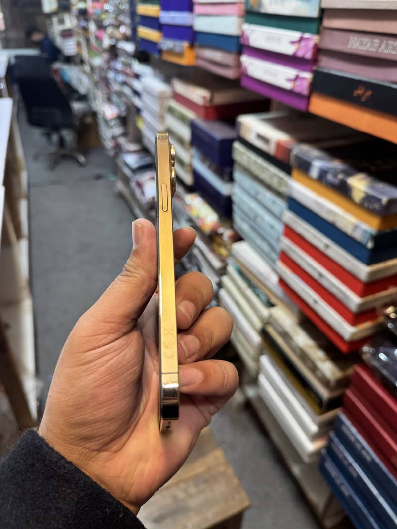 Iphone 12 pro max 2