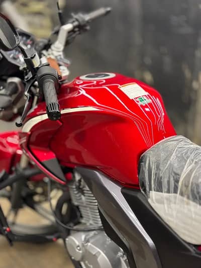Suzuki GSX-125 2025