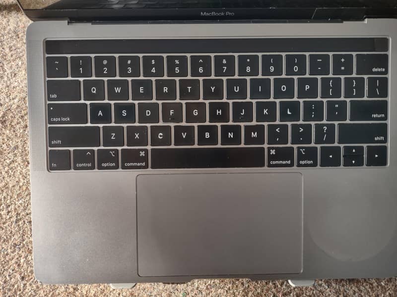 Macbook 19 pro 4