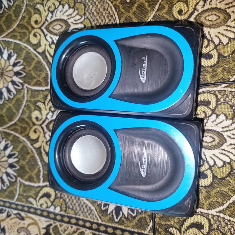 computer speakers 0