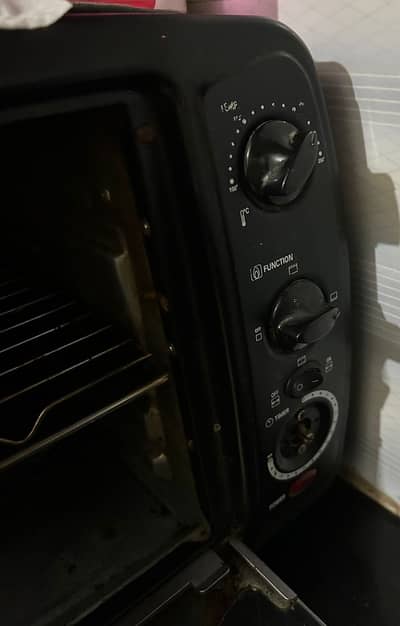 Baking and cooking oven