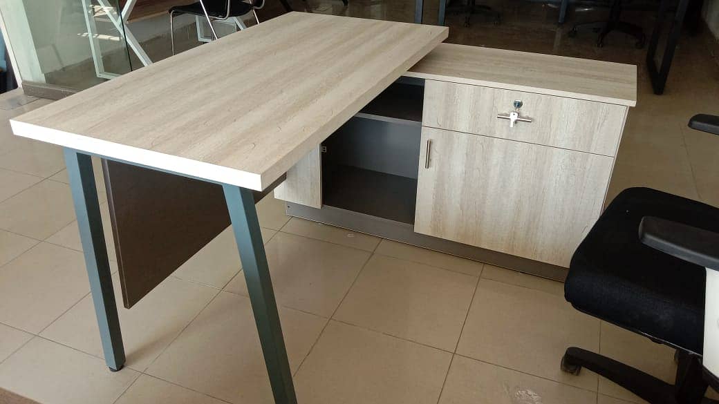 Executive Table/Manager Table 0