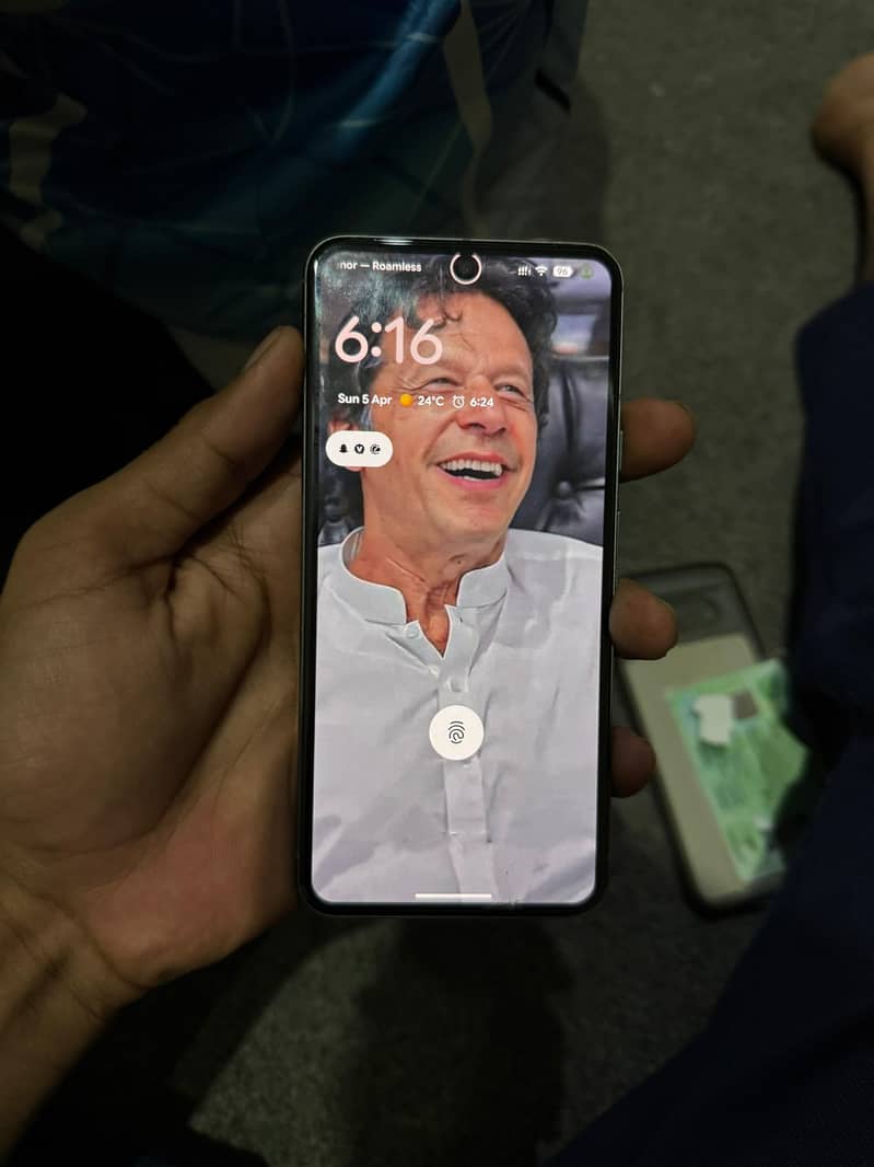 Google pixel 8 5