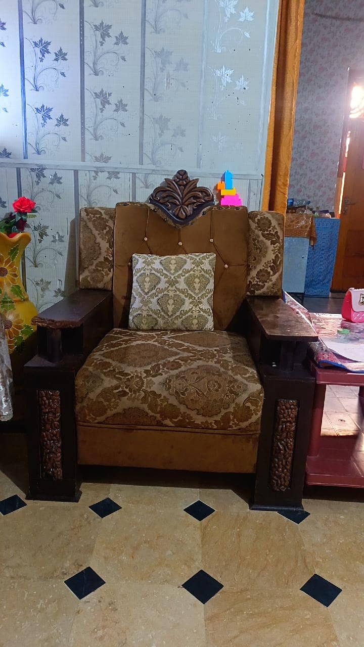 Sofa set 5 seater 6