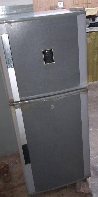 Medium Size Fridge 0