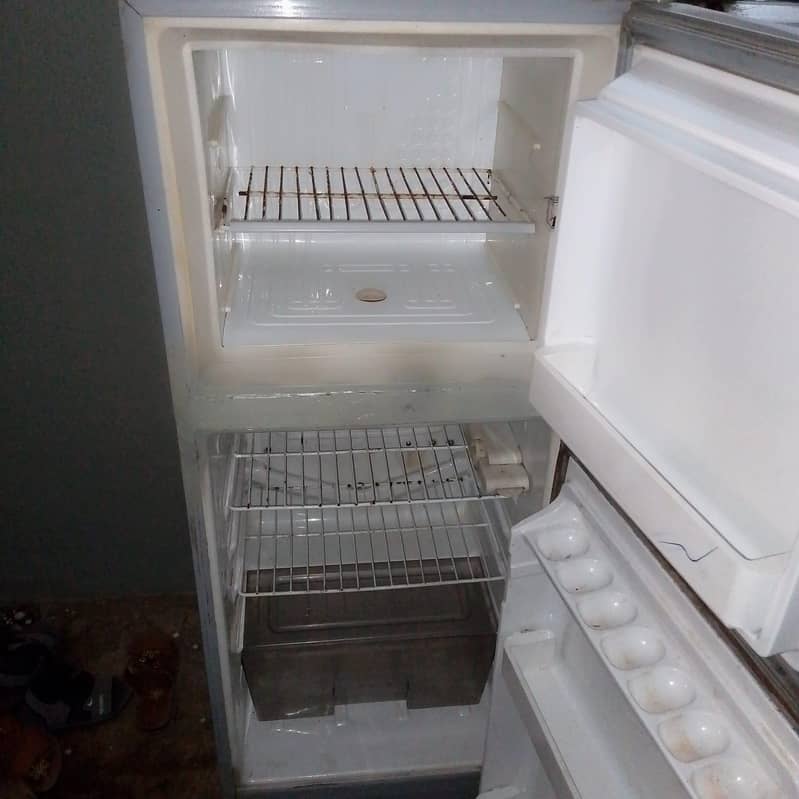 Medium Size Fridge 3