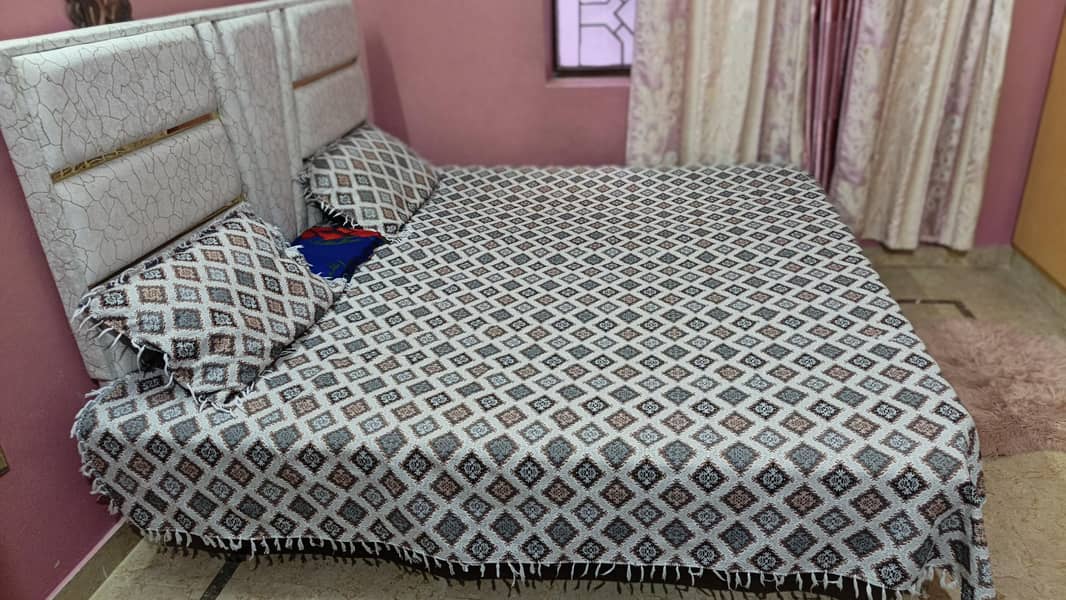 king size bed 1