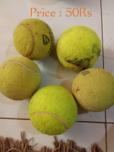 Tennis balls